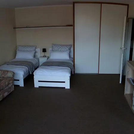 Sunny 1-room Near Railway Station דירה